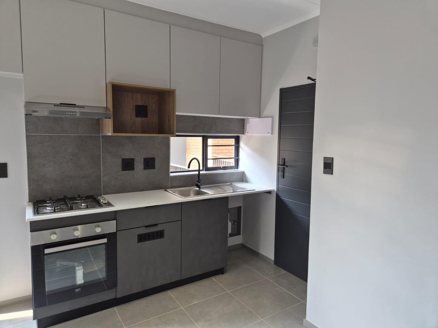 1 Bedroom Apartment in Waterkloof Ridge