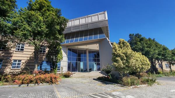 845 m² Office Space
