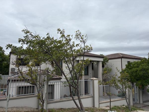 6 Bedroom House