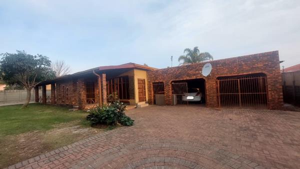 8 Bedroom House