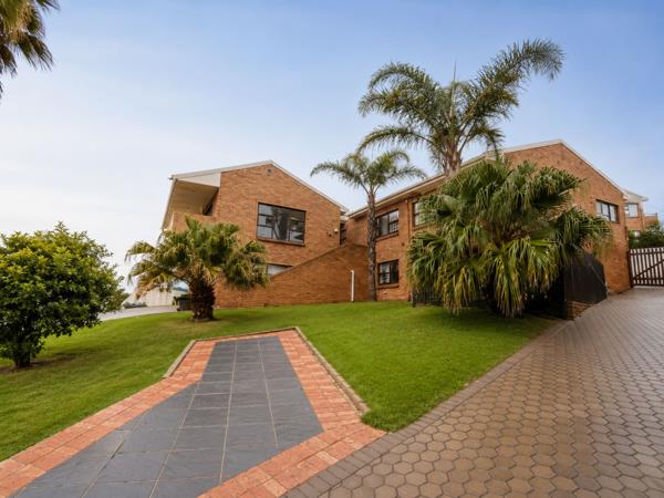 8 Bedroom House