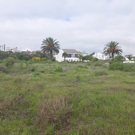 400 m² Land