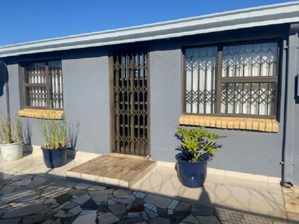 1 Bedroom House