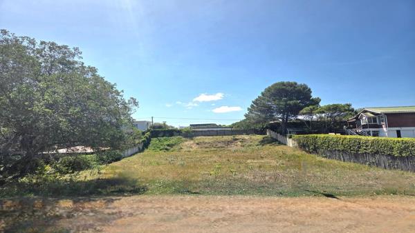 1 115 m² Land