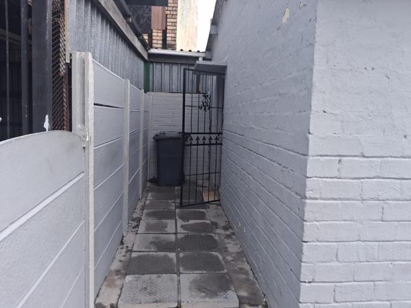 1 Bedroom House