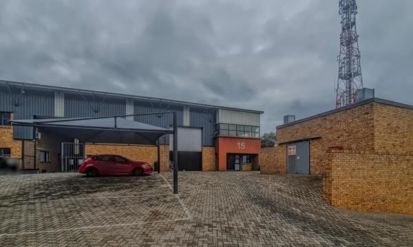 561 m² Industrial space