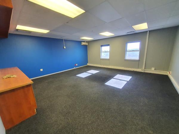 300 m² Office Space
