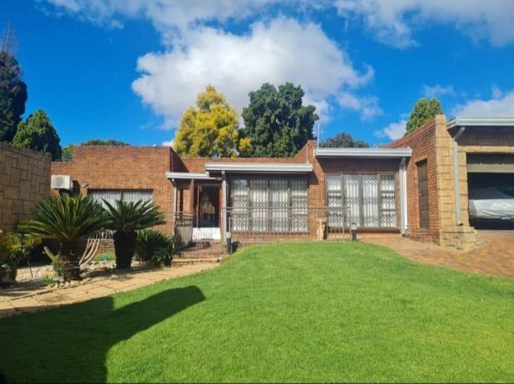 4 Bedroom House in Glenvista