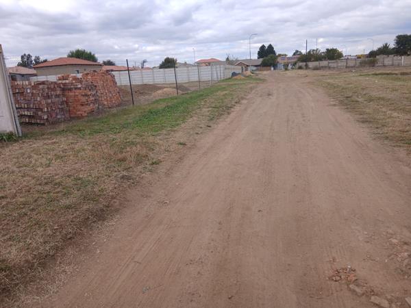 1 000 m² Land
