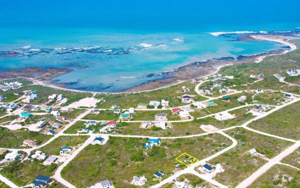 750 m² Land