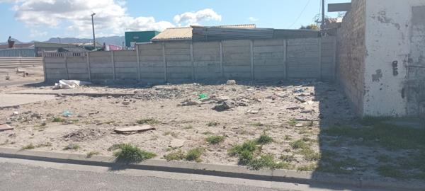 150 m² Land