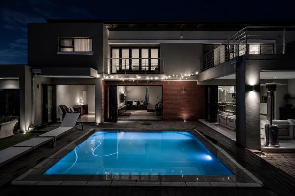 5 Bedroom House