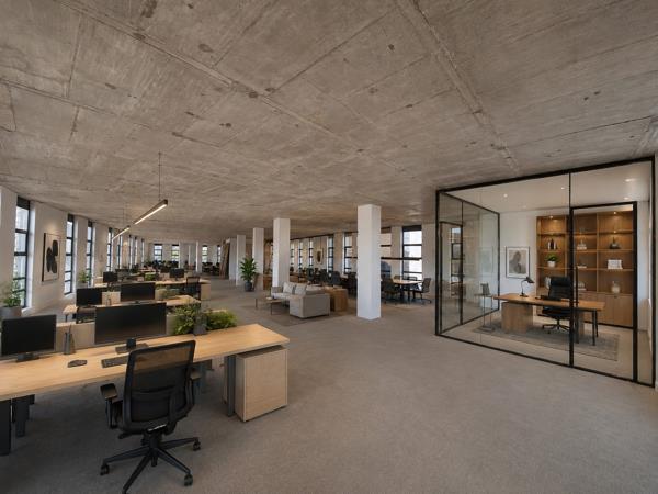 487 m² Office Space
