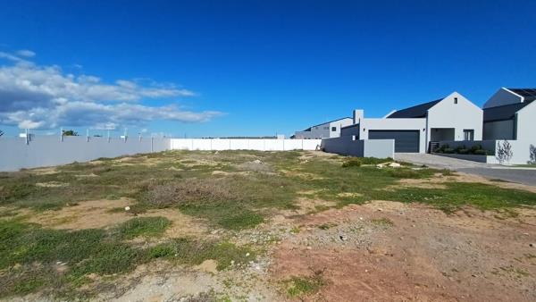 444 m² Land