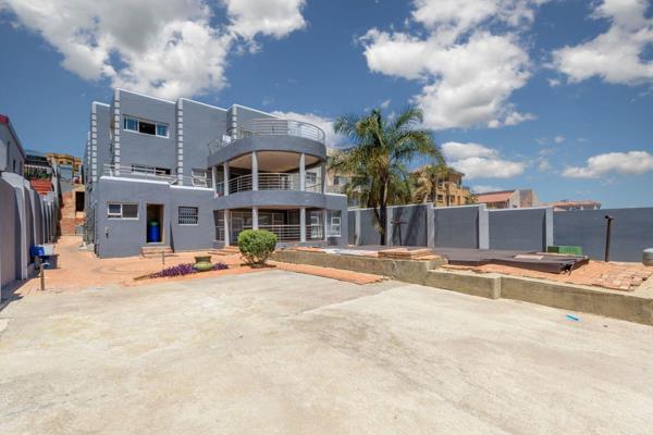 6 Bedroom House