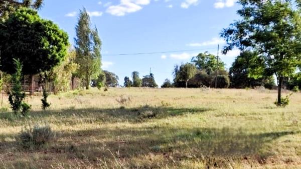 743 m² Land
