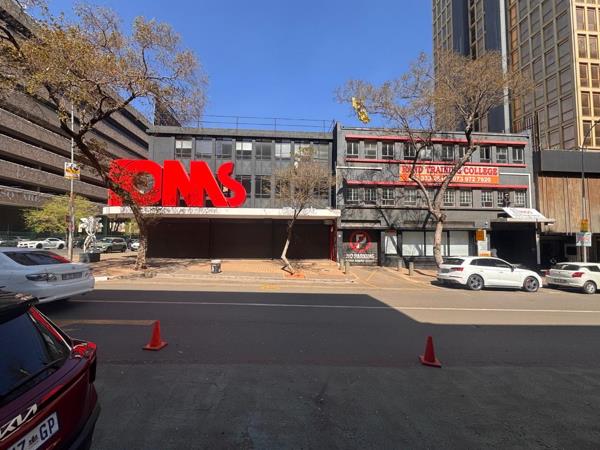 1 880 m² Retail Space