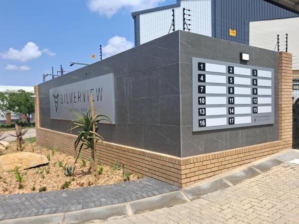 558 m² Commercial space