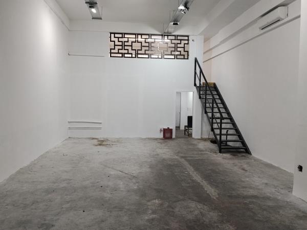 81 m² Retail Space