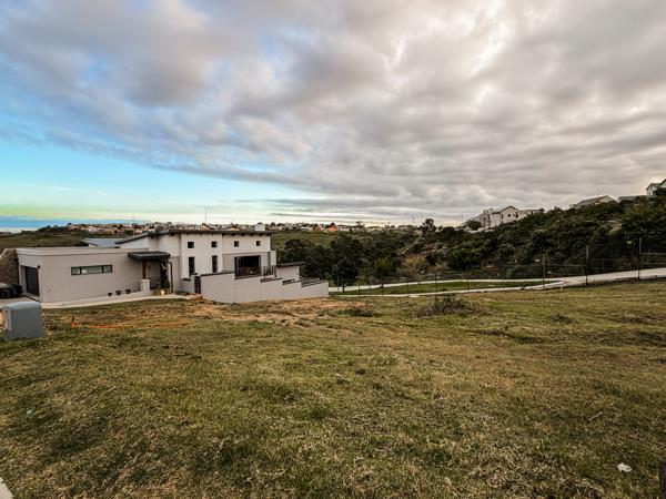 310 m² Land