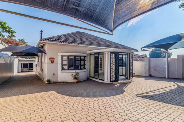6 Bedroom House