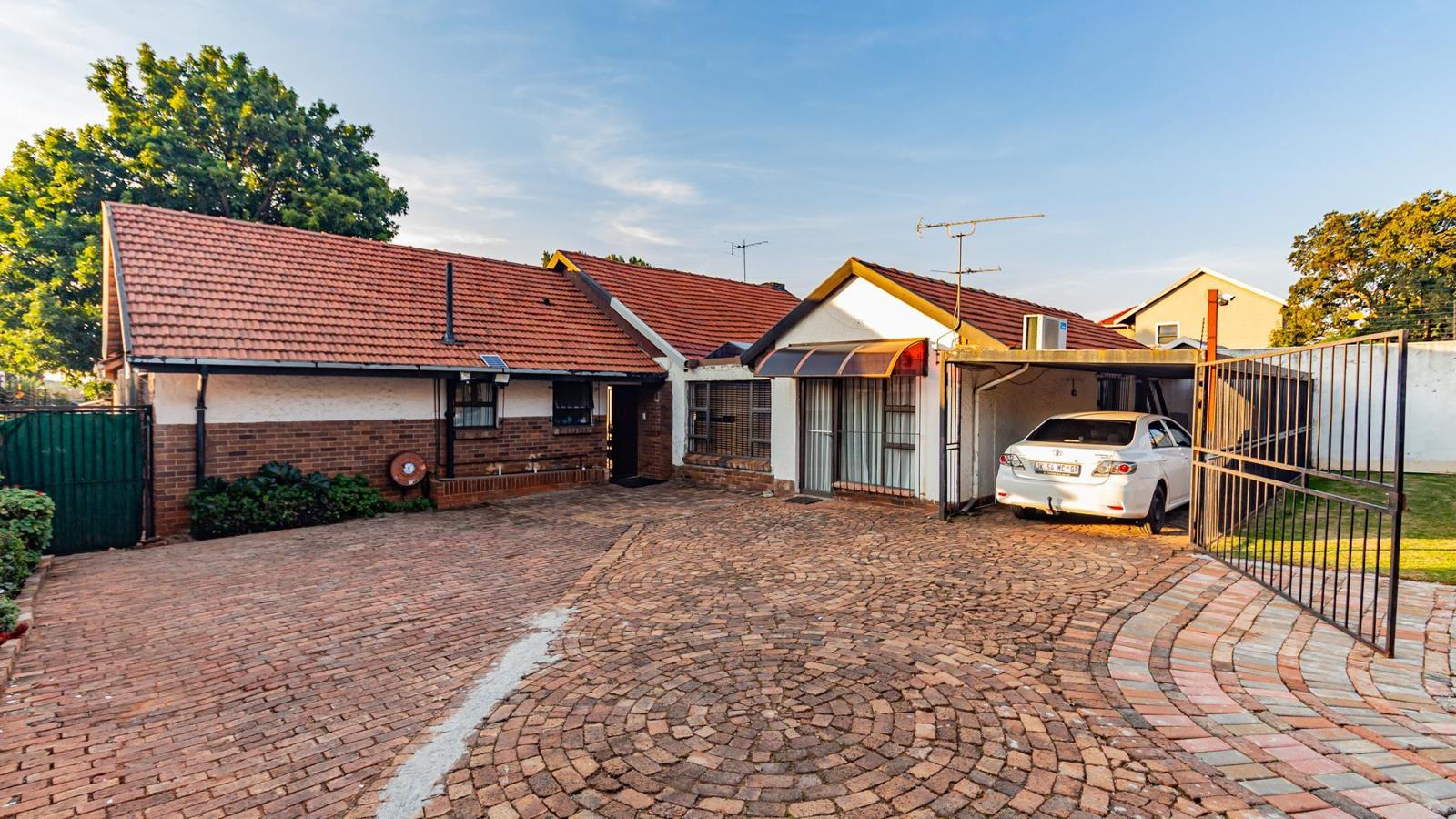 3 Bedroom House in Montgomery Park