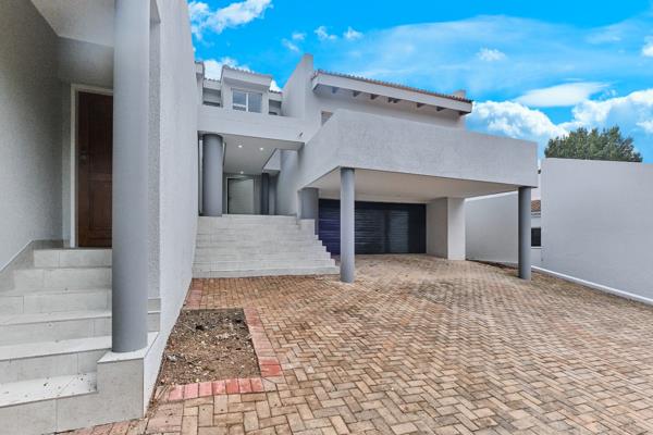 6 Bedroom House