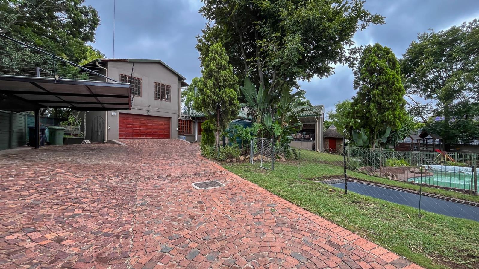6 Bedroom House in River Club
