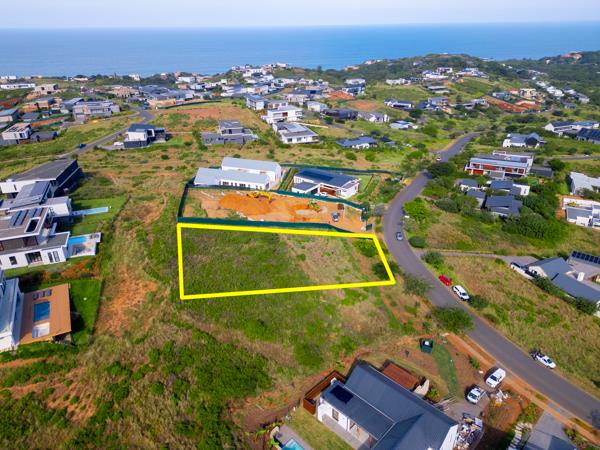 1 614 m² Land