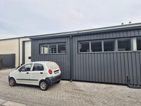 884 m² Industrial space