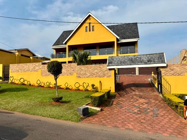 6 Bedroom House