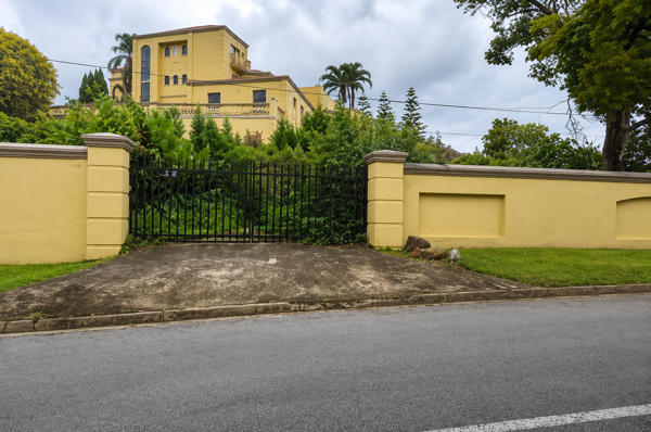 1 332 m² Land