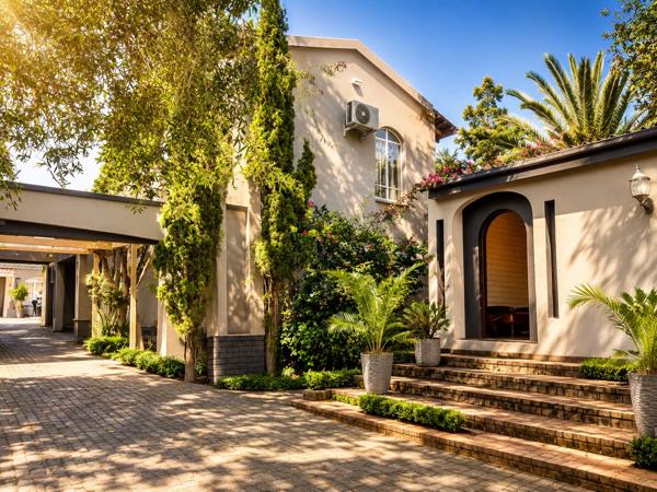 8 Bedroom House