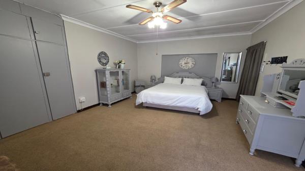 12 Bedroom, Bed and Breakfast