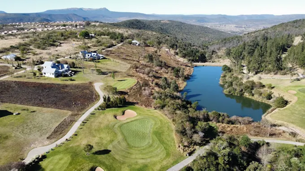 757 m² Land