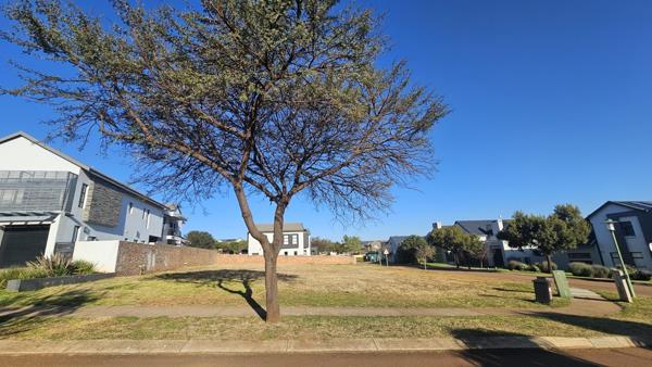 817 m² Land