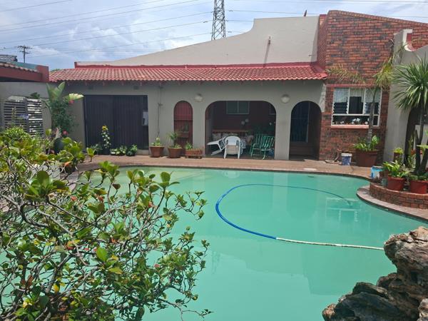 2 Bedroom Garden Cottage
