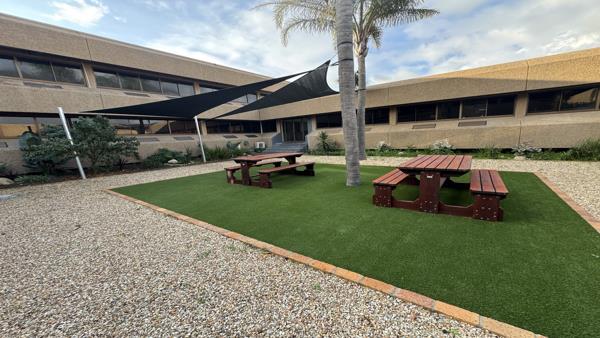 300 m² Commercial space