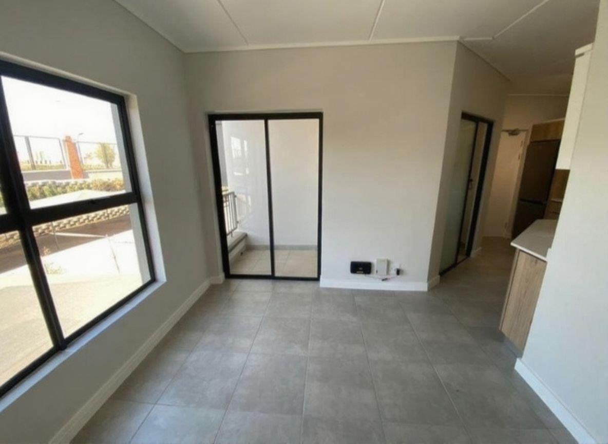 Apartment in Sandton, Buccleuch, Johannesburg Ward 32 - View 5