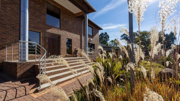 6 Bedroom House