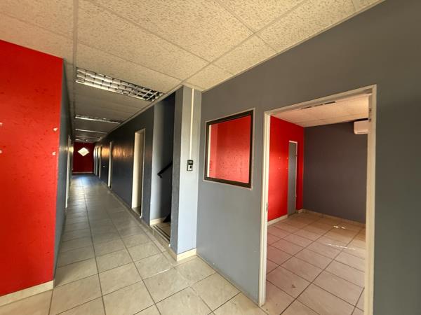 1 011 m² Commercial space