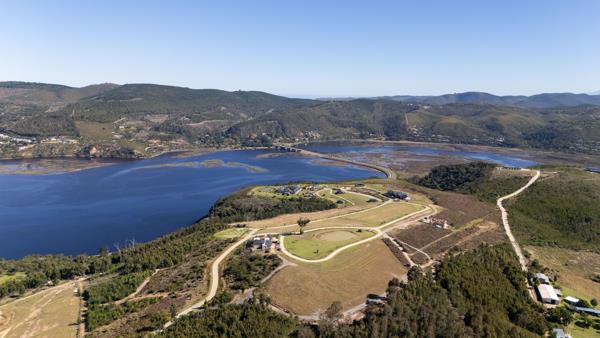 1 587 m² Land