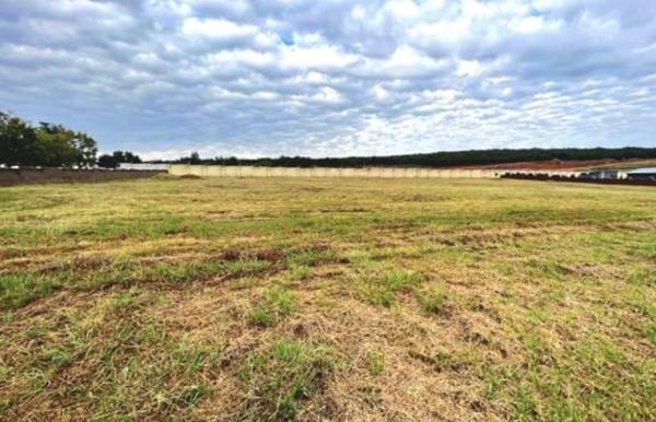 8 655 m² Land
