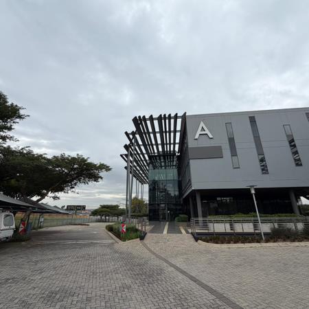 731 m² Commercial space