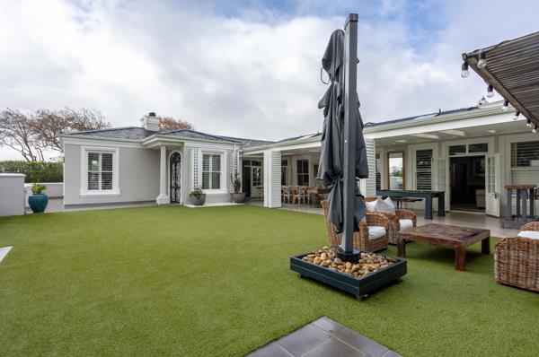 House in Claremont Upper