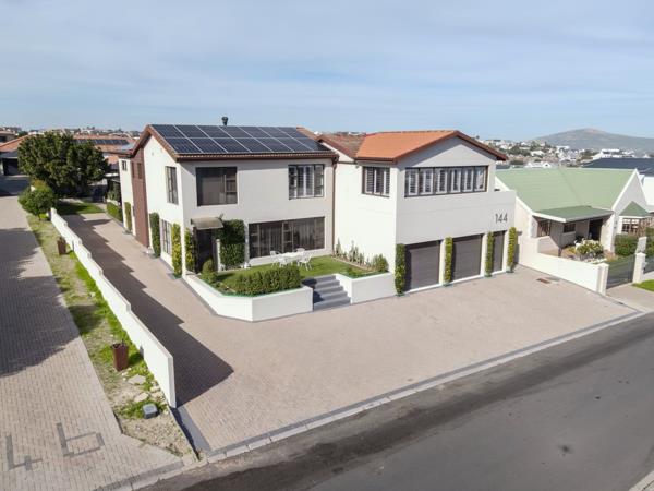 6 Bedroom House
