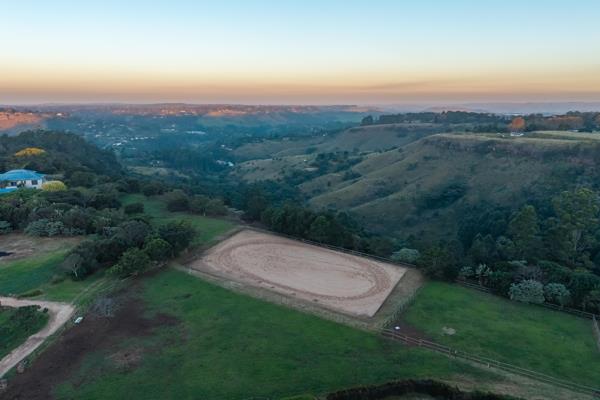 1 374 m² Land