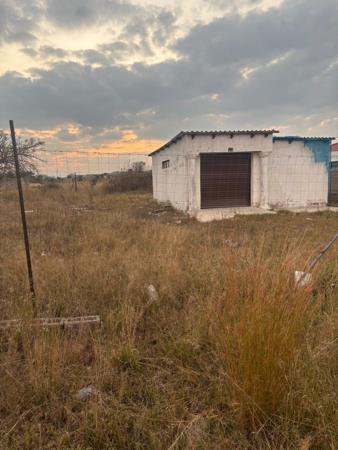 900 m² Land