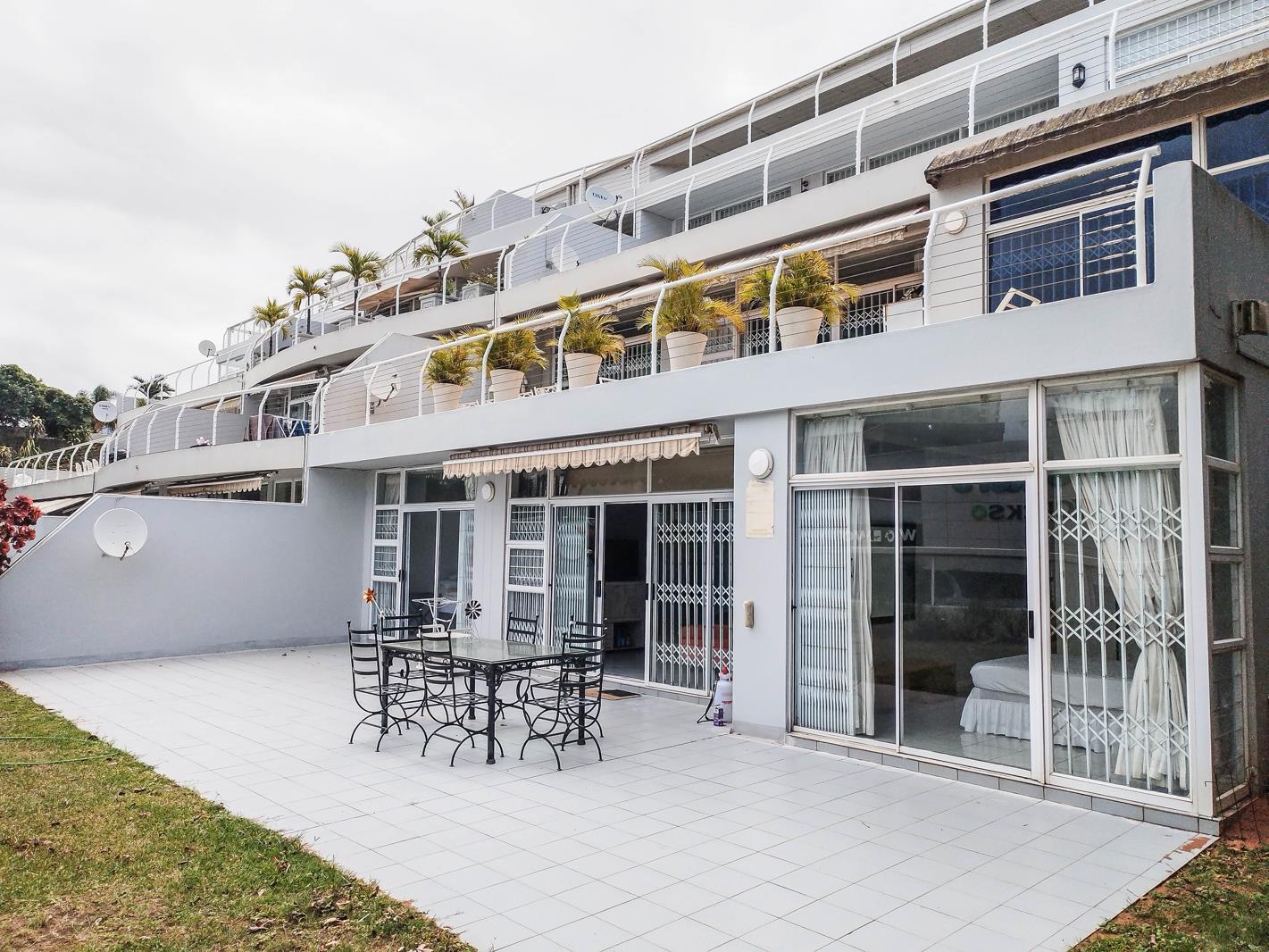 Apartment in Umhlanga Rocks - View 2