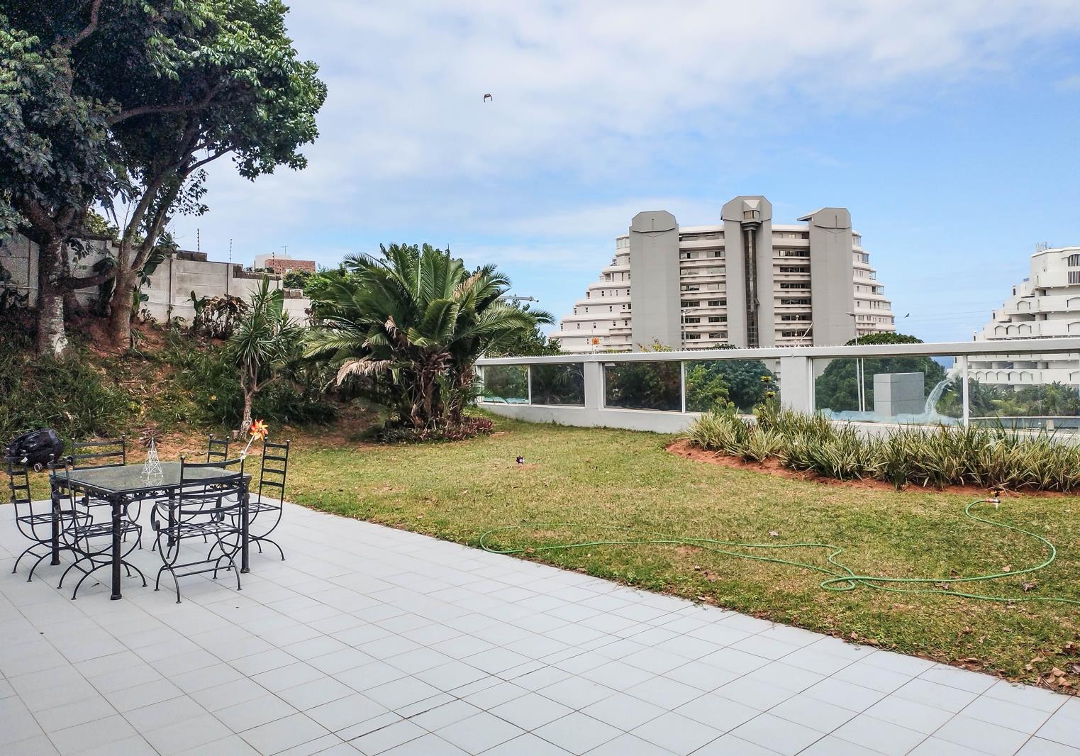 Apartment in Umhlanga Rocks - View 3
